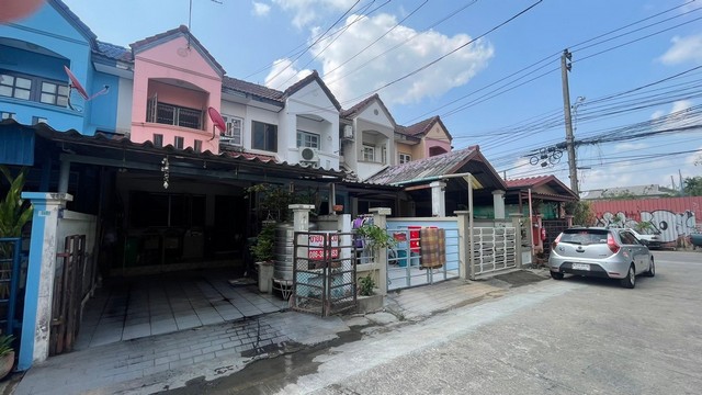 ขายทาวน์เฮ้าส์ 2 ชั้น หมู่บ้านนวกานต์ เสรีไทย 43 สุขาภิบาล 2 บึงก.