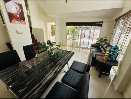 FOR RENT SINGLE HOUSE 5 Bedrooms near Emporium , Terminal21Asok.