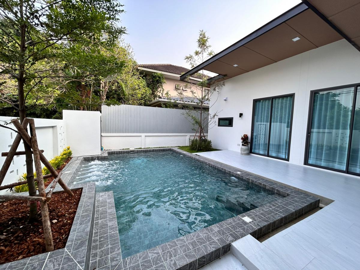 บ้าน Pool villa ใกล้แยกรวมโชคบ้านเดี่ยวสไตล์โมเดิร์น