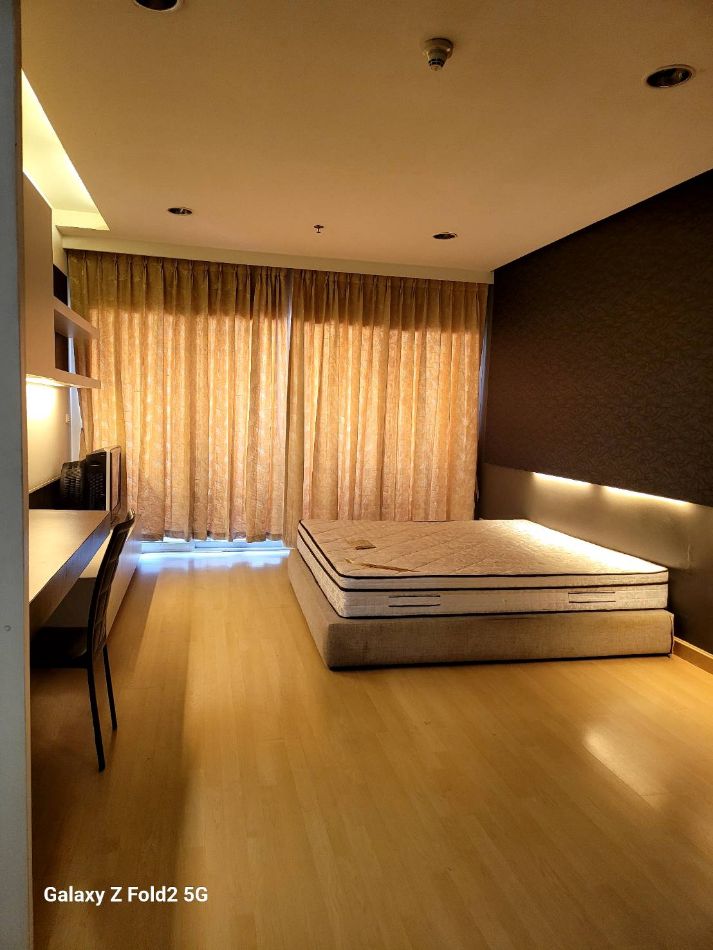 ขาย คอนโด The Plattinum fashion mall condominium  44.81 ตรม. Studio room 1 bath 1 living 1 balcony 1 parking space