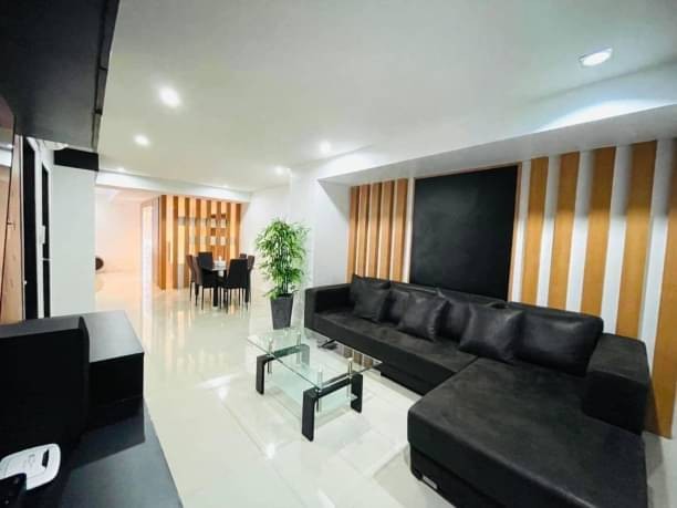 ขายพร้อมผู้เช่า 8.5 ล้าน 2 นอน 2 น้ำ Sky Breeze Condo.