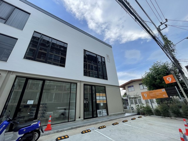 Commercial Building in Ratchada - Sutthisarn at ATELIER 9.