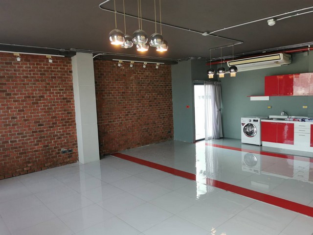 ให้เช่าพื้นที่สำนักงาน 80 ตรม. เอกมัย 22 ตึก APAI LoFT ใกล้ BTS เ.