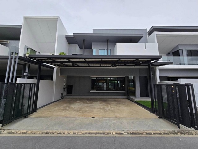 ให้เช่าบ้านเดี่ยว โครงการ วิเว่  Vive บางนา กม.7 Luxury Town Home.