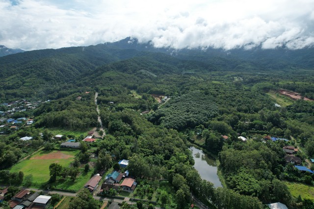 ที่ดินวิวสวยมาก....ทางขึ้นดอยภูคา  .