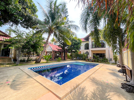 Luxurious 6-7 Bedroom Homes with Pool for Sale Near Chaweng Beach  .