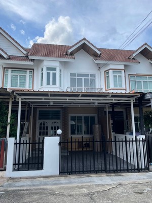 บ้านทาวน์โฮม 2 ชั้น รีโนเวทใหม่ ฟ้าหลวงวิลล์ ซ.ปุณณวิถี 52   .