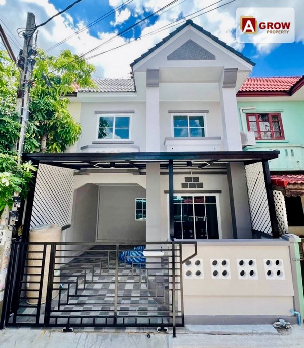 ม. ลภาวัน12 ซ.4 บ้านรีโนเวทใหม่พร้อมหิ้วกระเป๋าเข้าอยู่ได้เลย  .