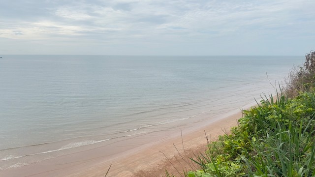 สรรหาที่แปลงสวยวิวทำเลดีขายเช่า  หาดฝั่งแดง ไร่ล่ะ3.5 ล้านบาท   .