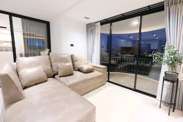 ขายคอนโด Modern Luxury Penthouse ฮิลล์ไซด์ พลาซ่า แอนด์ คอนโดเทล   .