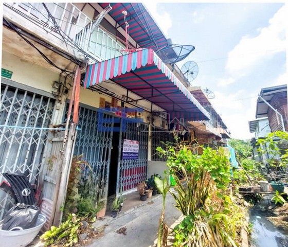 2-storey townhouse, Soi Taksin 34, Kobo Market  .