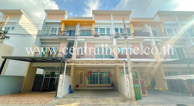 ทาวน์โฮม 3 ชั้นหมู่บ้าน ภนาสิริ เรสซิเด้นซ์ เกษตร - นวมินทร์ ลาดพ  .