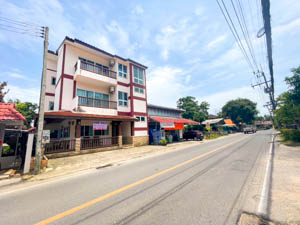 ที่ดินพร้อมบ้านวิวทะเล เหมาะสำหรับอยู่อาศัยและธุรกิจ ใกล้หาดเฉวง  .