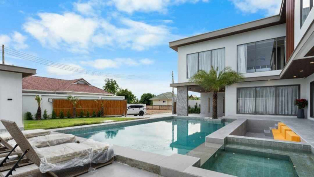 H434 ขาย บ้านเดี่ยว Pool Villa หรูหลังใหญ่ ห้วยใหญ่ 7 ห้องนอน 8 ห้องน้ำ