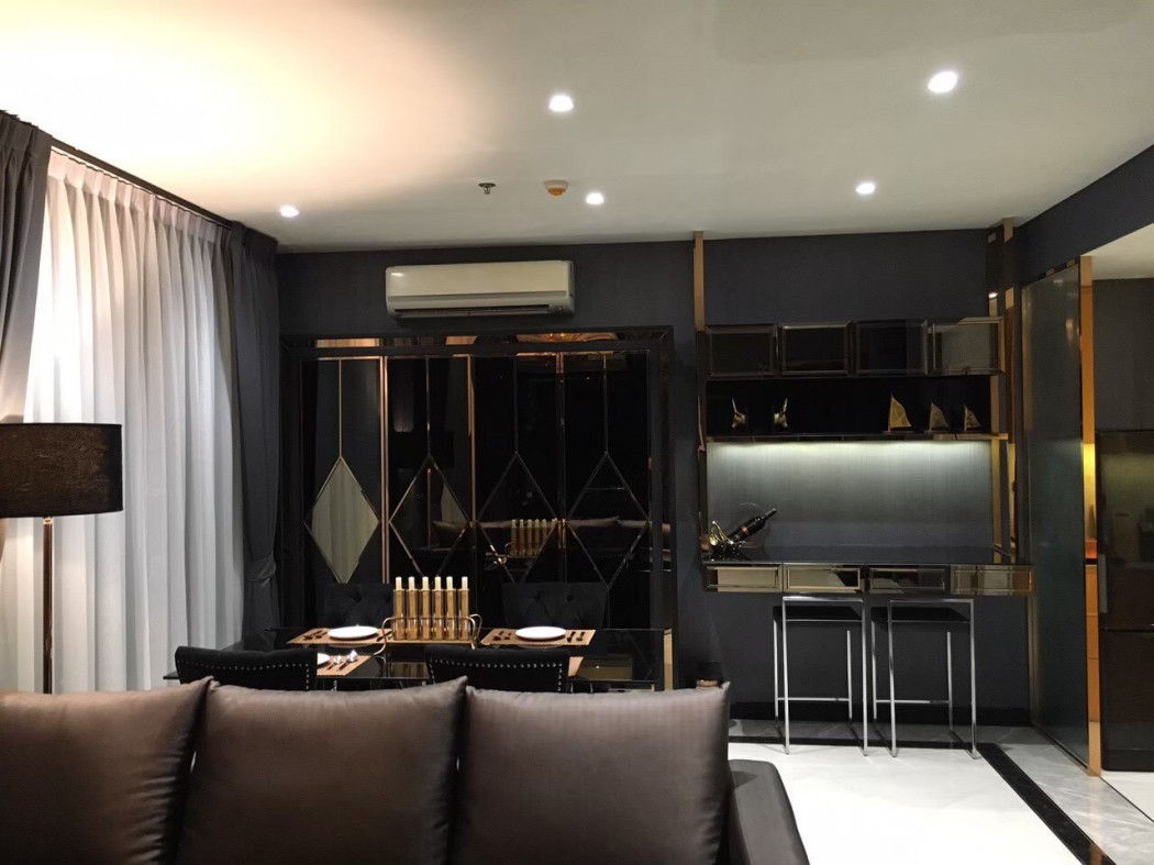 ขายด่วน: 1 ห้องนอน Duplex ที่ Villa Asoke ห้องใหญ่ ตกแต่งหรู ใจกลางกรุงเทพฯ