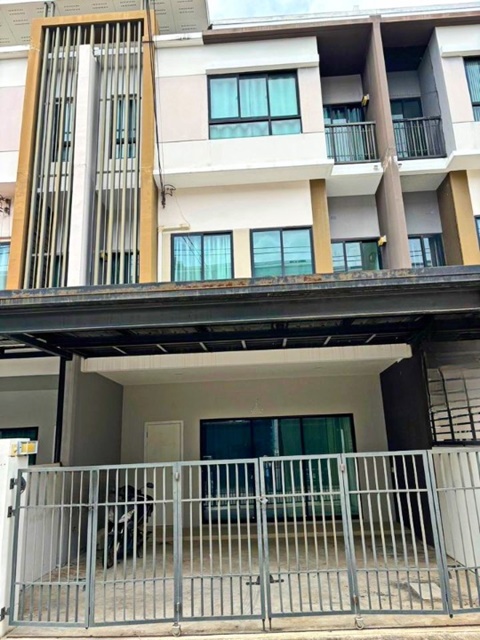 build in ทาวน์โฮม3ช ติดตลาดบุญอนันต์ 0.2กม.  MRT ดอนเมือง 1.7 กม.  .