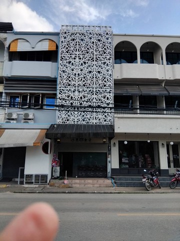 ขาย Hostel 3 ชั้น ถนนวัวลาย ช้างคลาน เมืองเชียงใหม่ เชียงใหม่  .