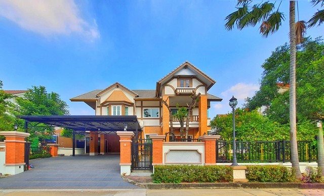 ขายบ้านหรู 2 ชั้น ม. Q House Avenue พระราม5 รีโนเวทใหม่ทั้งหลัง  .