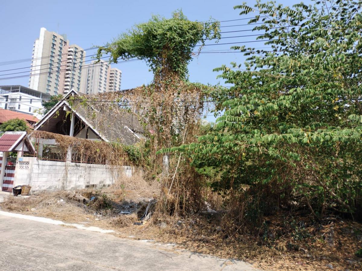 LAND FOR SELL!!  ขายที่ดินเปล่า 75 ตรว. ในเมืองทองธานี   .