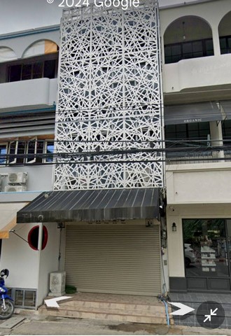 ขายและเช่า อาคารพาณิชย์ 3 ชั้นสำหรับทำHOSTEL ถนนวัวลาย   .