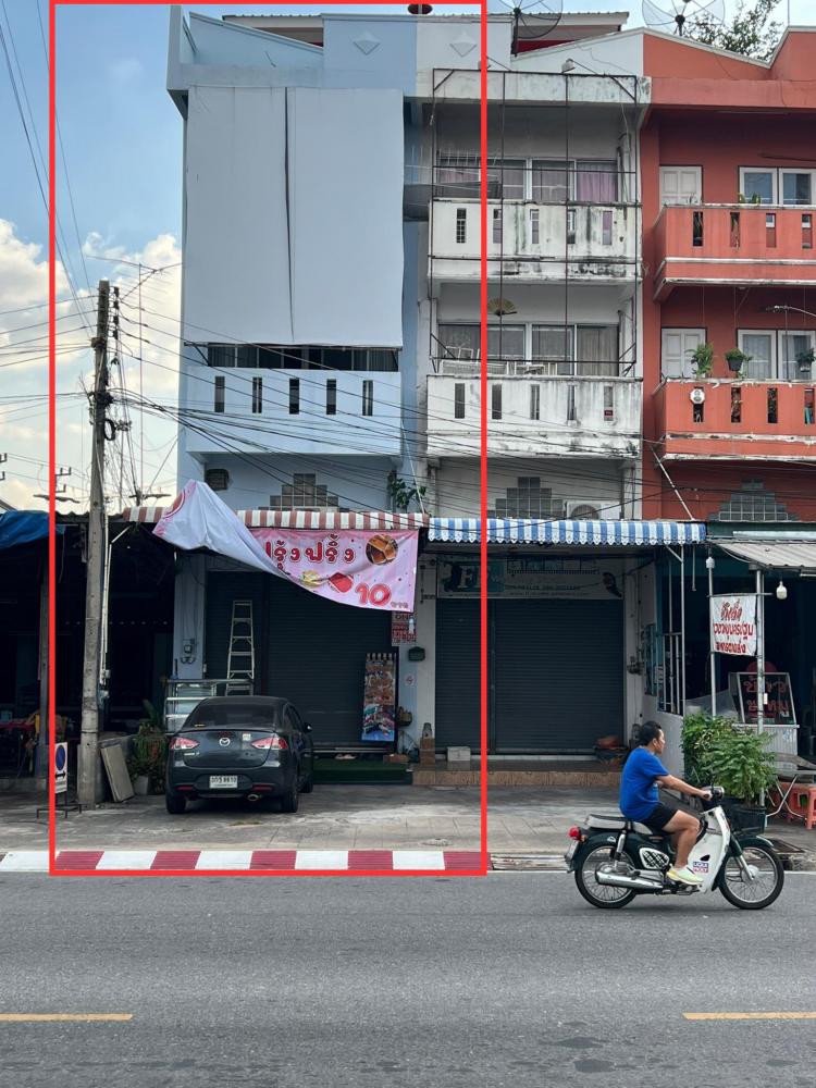 ขายอาคารพาณิชย์ 3.5 ชั้น ใก้ลถนน สุขุมวิท แยกคีรี    .