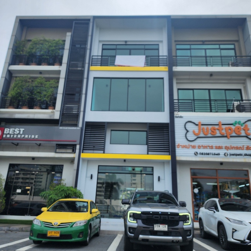 BH3319 ให้เช่า โฮมออฟฟิส สไตล์โมเดิร์น 3.5 ชั้น H-Cape Biz Sector  .