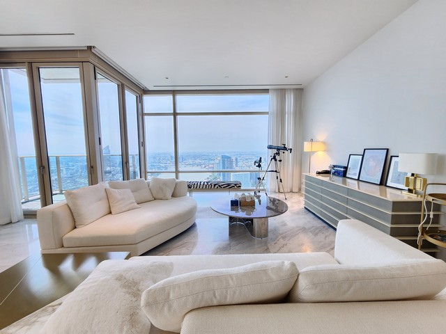 Condo 3 bedrooms for rent  at Four Seasons Private Residences  .