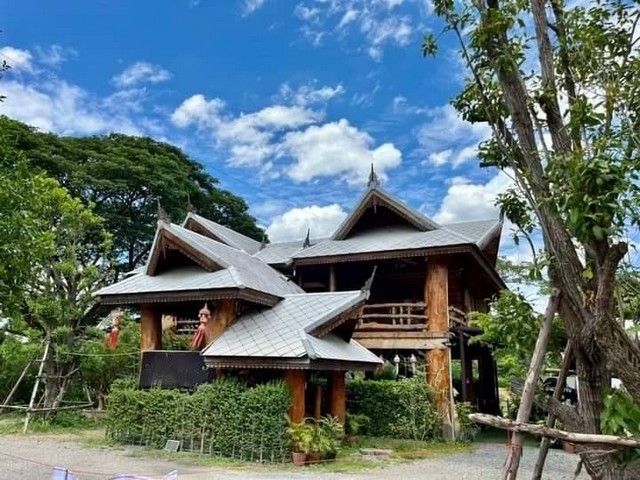 บ้านไม้สักทอง ที่สวยติดลำห้วย สันทราย    .