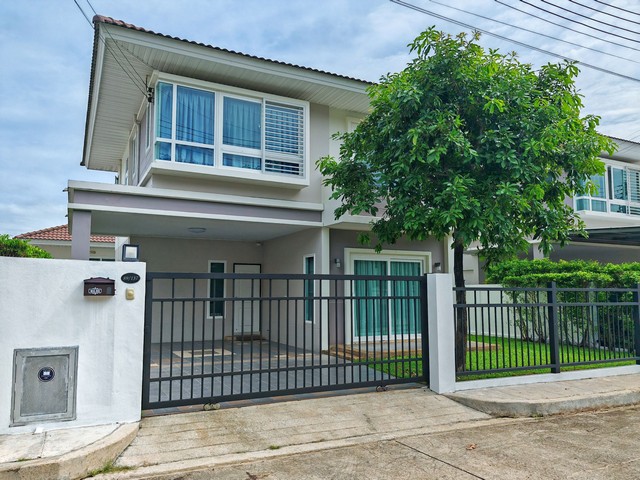 For Rent : Thalang, 2-Story detached house, 3 Bedrooms 3 Bathroom  .