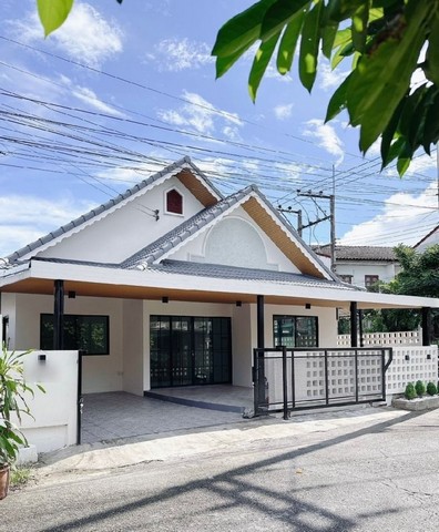 บ้านชั้นเดียว รีโนเวทใหม่ ตกแต่งสวย แปลงมุม โซนแม่เหียะ  .