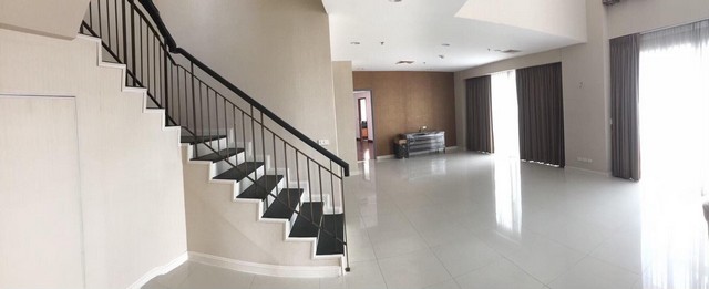 ขายพร้อมผู้เช่า คอนโดบ้านราชประสงค์ ห้อง DUPLEX PENTHOUSE 381 ตรม  .