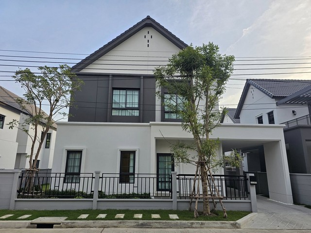 บ้านเดี่ยว CENTRO บางนา (โครงการใหม่)พร้อมอยู่ 4นอน 4น้ำ จอดรถ2คั  .