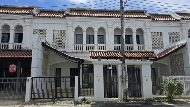 For Sales : Ratsada, 2-Story Private Town Home, 3 Bedrooms 3 Bath  .