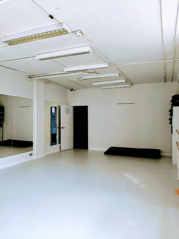 ให้เช่าพื้นที่เปล่า ทำห้องโยคะ Space for rent  83 sqm. Ekamai 22  .