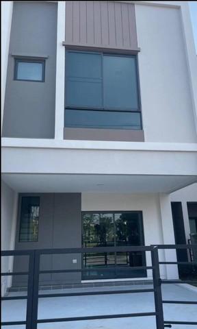 ให้เช่าทาวน์โฮม 2 ชั้น สไตส์ Modern Loft โครงการ Pleno สุขุมวิท-บ  .