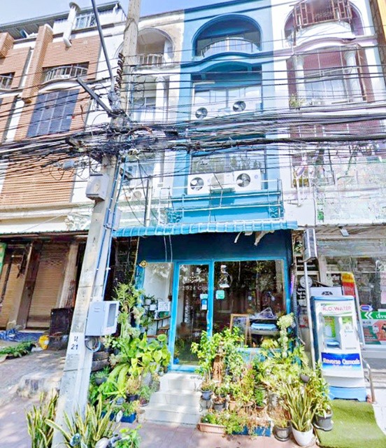 เดอะมอลล์ งามวงศ์วาน 37-45 Cafe Studio Airbnb ให้เช่าอาคาร   .