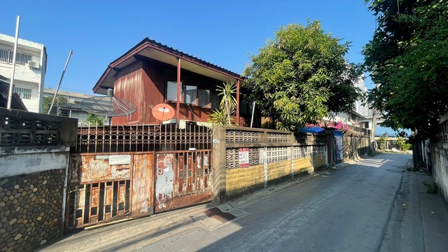 ขายบ้านพร้อมที่ดิน ซอยถนนกรุงเทพ-นนทบุรี 43.