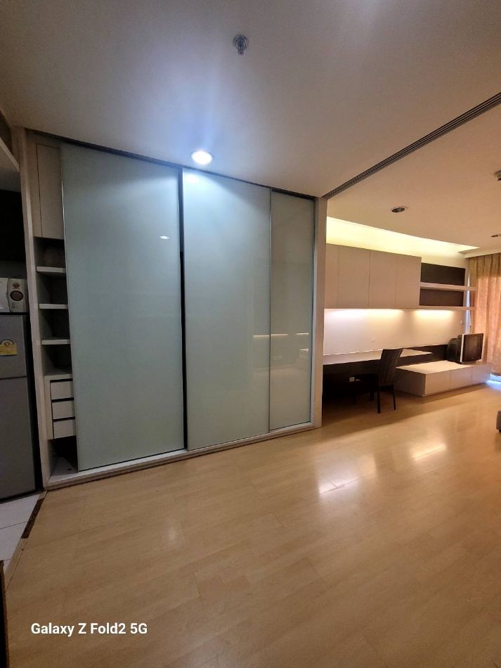 ขาย คอนโด The Plattinum fashion mall condominium  44.81 ตรม. Studio room 1 bath 1 living 1 balcony 1 parking space