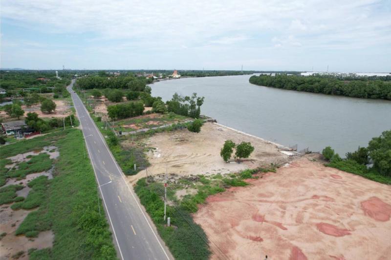 ขายที่ดินติดแม่น้ำบางปะกง 2 ไร่ บ้านโพธิ์ วิวสวย 180 องศาบรรยากาศดีสุดพรีเมี่ยม ติดถนนลาดยาง ถมแล้วพร้อมแนวเขื่อนกันน้ำ จ.ฉะเชิงเทรา