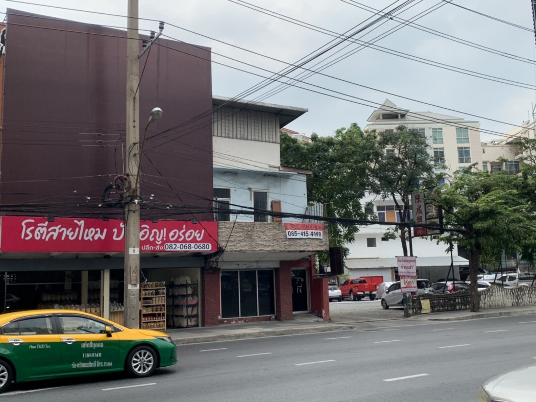 ให้เช่า อาคารพาณิชย์ ใกล้อนุสาวรีย์ชัยสมรภูมิ 2 ชั้น ตรงข้ามโรงแรม Century Park ติดถนนราชปรารภ 140 ตรม 16 ตรว มีที่จอดรถ