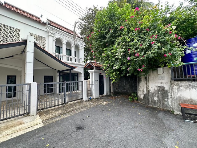 For Rent : Town home near Super Cheap Market, 3 Bedroom 3 Bathroo.