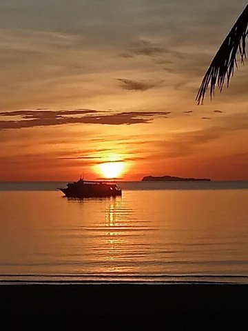 เข้าพรรษาหาทรัพย์ดีประดับบารมี น ขาย ที่ใกล้ทะเล ใกล้หาดสะพลี.