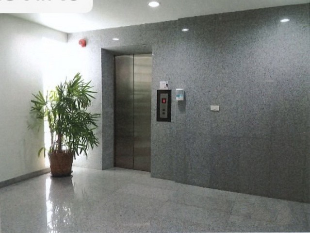 ขายอาคารสำนักงาน พร้อมลิฟต์ ที่จอดรถกว่า 12คัน  ซอยปรีดีพนมยงค์.