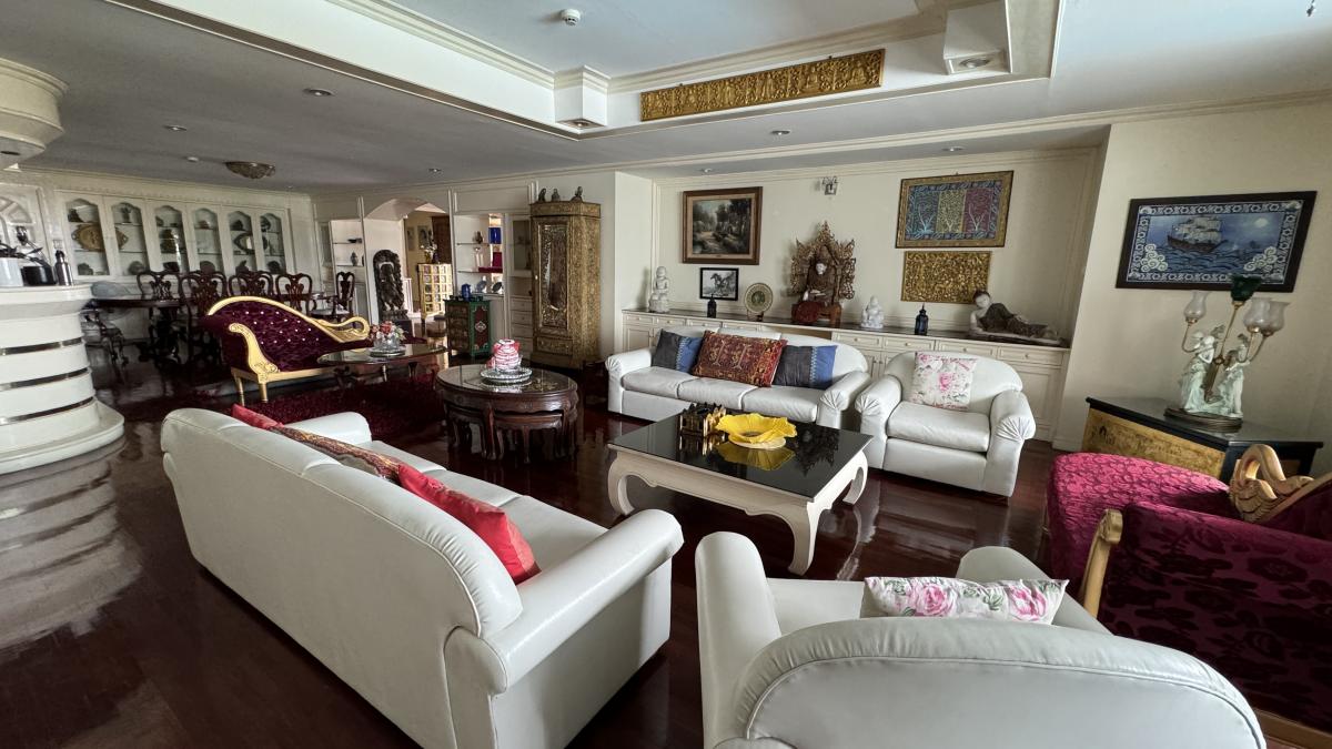 Experience Luxury Living at Oriental Towers Ekkamai 452 Sq.m. Roo.