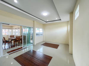 Apartment for Sale 3 story 6 beds 5baths Home for sale in Bophut.