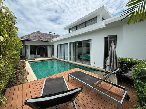 Seastone Private Pool Villas.