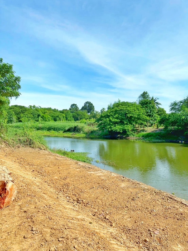 ขาย ที่ดิน ราคาถูก ขายที่ดินติดริมน้ำ จ.สุพรรณบุรี  398.5 ตร.วา