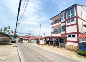 ที่ดินพร้อมบ้านวิวทะเล เหมาะสำหรับอยู่อาศัยและธุรกิจ ใกล้หาดเฉวง  .