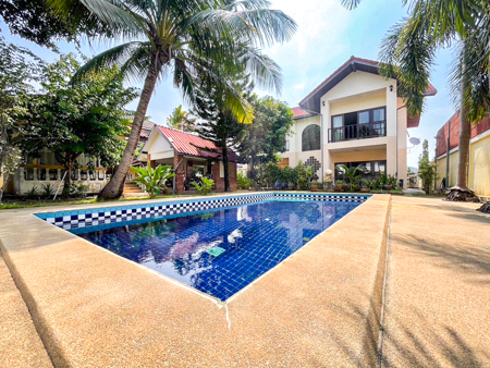 3-House Vacation Property with Pool Near Chaweng Beach    .