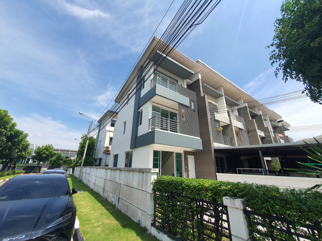 ขาย ทาวน์โฮม บ้านหลังมุม พื้นที่เยอะ Town Avenue Rama 9 168 ตรม 36.2 ตรว ที่จอดรถ กว้างมาก เหมาะทำออฟฟิส-สำนักงาน